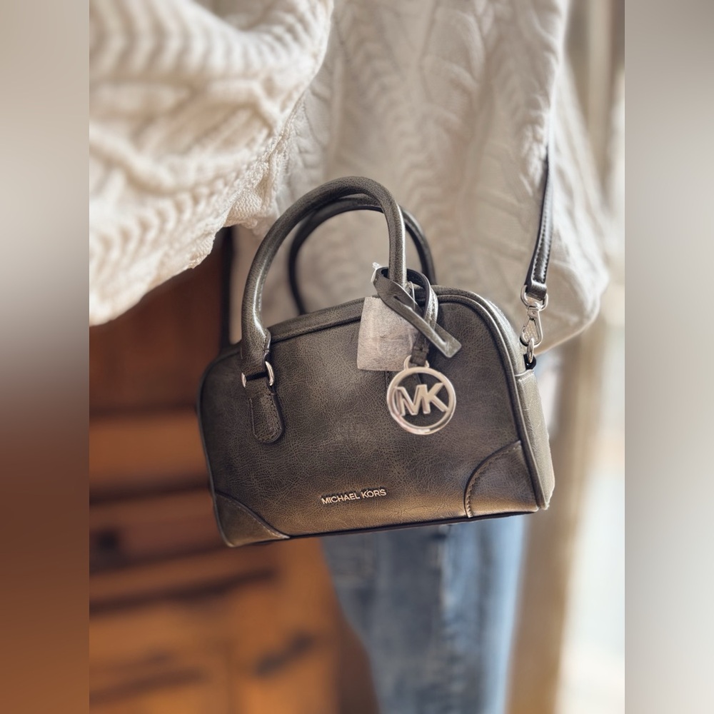 Michael Kors Thompson Embossed Leather Satchel Messenger - Olive NWT - Picture 6 of 12